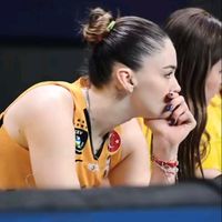volleyball_ball_girl