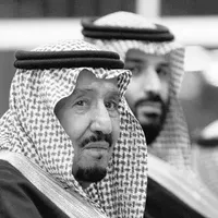 كن القمر متلبس ثياب