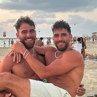 naimtwins