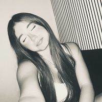 nicole_valladaress