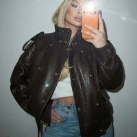 elle...b