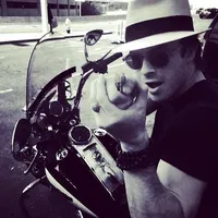 ليت الشوارع تجمع اثنين