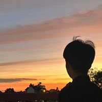 nhạc nền - She?