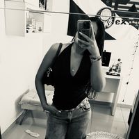 laraqrrz1