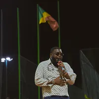 HAPPY BIRTHDAY OR JOYEUX ANNIVERSAIRE HBD