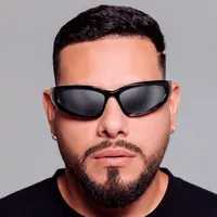 Su Macho La Gobierna