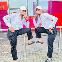 official.langatwins