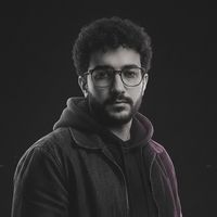 فيه حد ساعات بيكون جنبك