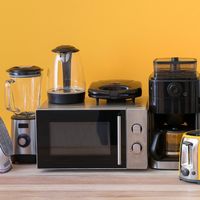 nhạc nền - Gia Dụng Minh Khôi