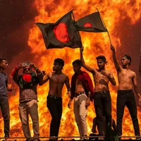 ইঞ্চি ইঞ্চি মাটি