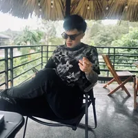 Đừng bỏ mặc anh nhé