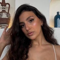juli_hows