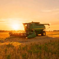 belc.johndeere_claas