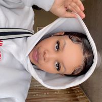 prettyindoorgurl