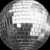 لنا الله في كل شعُور م ينحكى