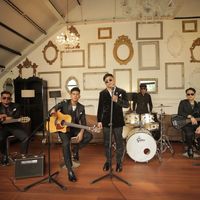 kau tetapku hajati cover projector band