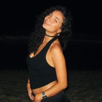 Contém música