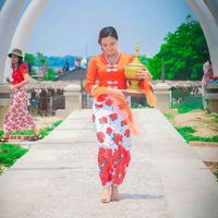 မူရင်းအသံ - မေသဇင်ခိုင်(မိဖုရား)
