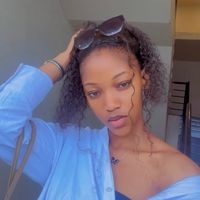 02chloe3