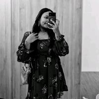 zee_amyra_
