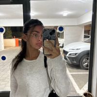 emily_nails_