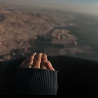 نحن والقمر جيران