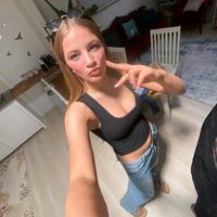 charlott3logan