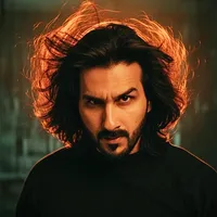 Paron Ko Khol Zamana Auran Dekhta hai