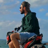 انا بشوف احلام عمري