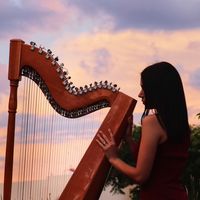 La bruja en arpa. Larissa Ledesma