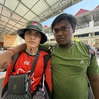 សំឡេងដើម - គ្រូខាវថៅកែឡេលាបខ្លួន