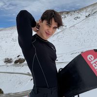 sırtıma hançeri bin kez vur