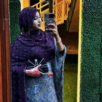young_ladyy12