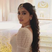 shanelle_charuki_fan