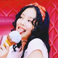 tia_jennie_29