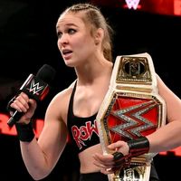 wwe.womens.queen.r