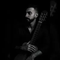 مشاعر عزف جيتار
