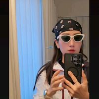 muchzee_gaze7