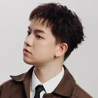 Ngàn Năm Ánh Sáng