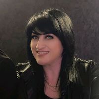leila_electrolog