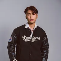 Hoy yim khrng jao mun warn pai