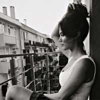 Elini ver × yangın var