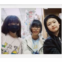three_girl.dance