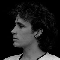 KISS ME PLEASE KISS ME