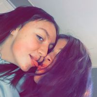 sophie_nikita_besties_f1