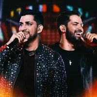 Baixinha perfeita Maycon e Vinicius