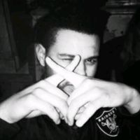 olha aquele cavalo ali