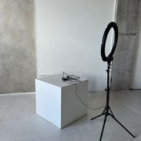 вместо взгляда в глаза