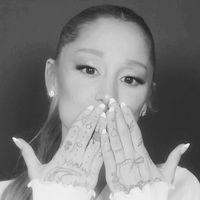 santa tell me naughty ariana grande