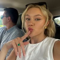 bridgettes.to.the.face